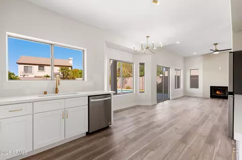 4216 E Tether Trl, Phoenix, AZ 85050 photo 12