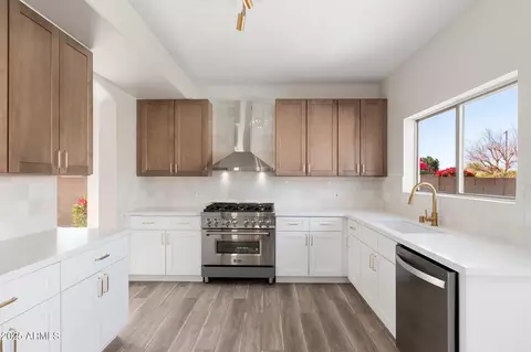 4216 E Tether Trl, Phoenix, AZ 85050 photo 10