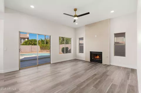 4216 E Tether Trl, Phoenix, AZ 85050 photo 9