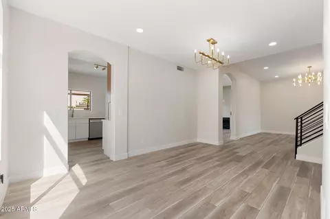 4216 E Tether Trl, Phoenix, AZ 85050 photo 6