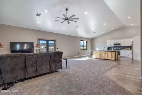 465 W 4th Ave, Eagar, AZ 85925 photo 3