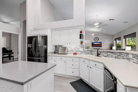 Kitchen - 7952 E Teton Cir, Mesa, AZ 85207 photo 4 of 5