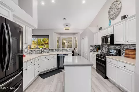 Kitchen - 7952 E Teton Cir, Mesa, AZ 85207 photo 1 of 5