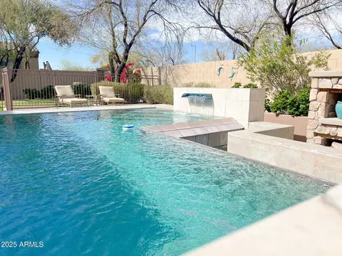 Exterior - 3912 E Williams Dr, Phoenix, AZ 85050 photo 7 of 11