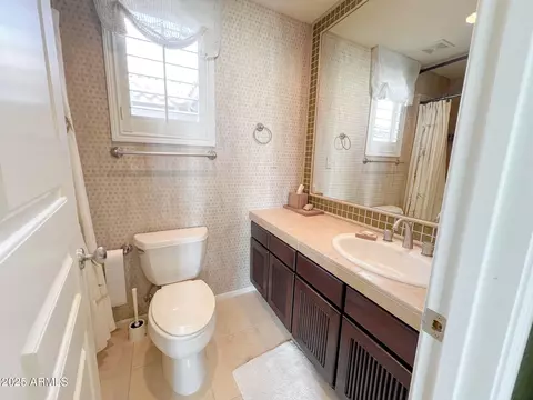 Bath - 3912 E Williams Dr, Phoenix, AZ 85050 photo 5 of 5