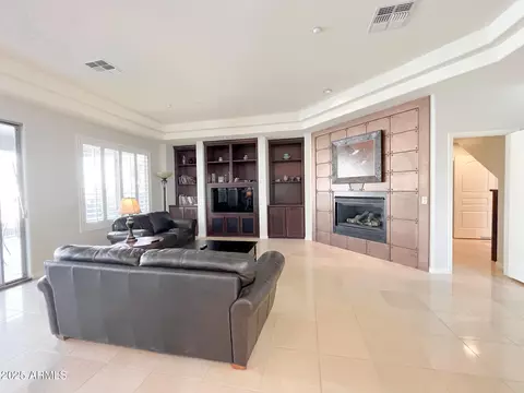 Living - 3912 E Williams Dr, Phoenix, AZ 85050 photo 3 of 4
