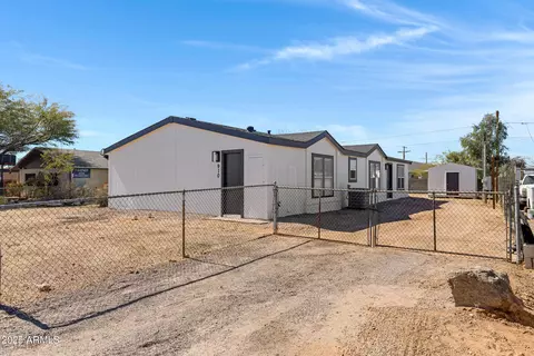 910 S Lawson Dr, Apache Junction, AZ 85120