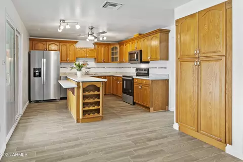 Kitchen - 1730 W Pershing Ave, Phoenix, AZ 85029 photo 1 of 3