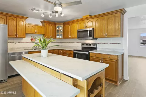 Kitchen - 1730 W Pershing Ave, Phoenix, AZ 85029 photo 3 of 3