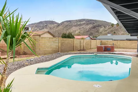 Exterior - 1730 W Pershing Ave, Phoenix, AZ 85029 photo 5 of 6