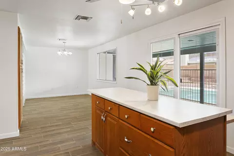 Dining - 1730 W Pershing Ave, Phoenix, AZ 85029 photo 1 of 1