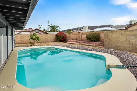Exterior - 1730 W Pershing Ave, Phoenix, AZ 85029 photo 4 of 6