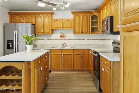 Kitchen - 1730 W Pershing Ave, Phoenix, AZ 85029 photo 2 of 3