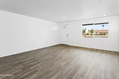 Living - 1730 W Pershing Ave, Phoenix, AZ 85029 photo 2 of 6