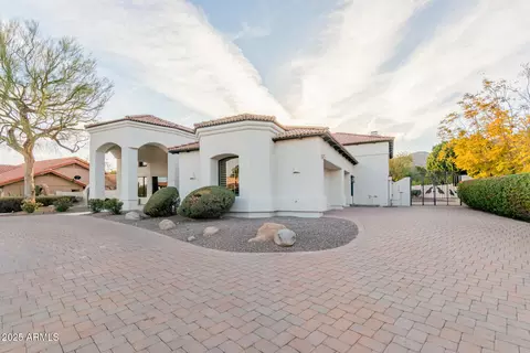 Exterior - 11628 S Warcloud Ct, Phoenix, AZ 85044 photo 5 of 21