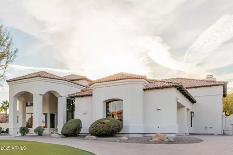 Exterior - 11628 S Warcloud Ct, Phoenix, AZ 85044 photo 4 of 21