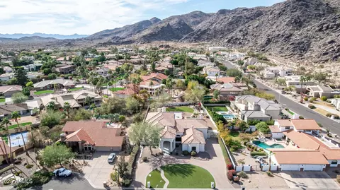 View/Area - 11628 S Warcloud Ct, Phoenix, AZ 85044 photo 14 of 15
