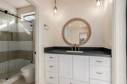 Bath - 11628 S Warcloud Ct, Phoenix, AZ 85044 photo 5 of 6