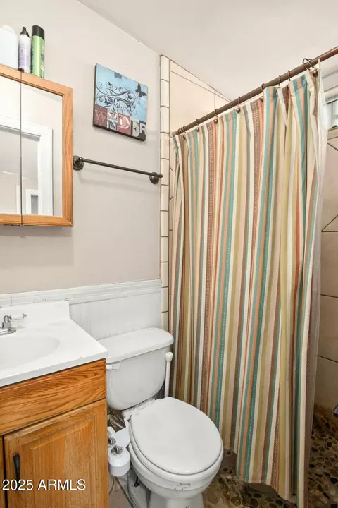 Bath - 3754 E Taylor St, Phoenix, AZ 85008 photo 1 of 2