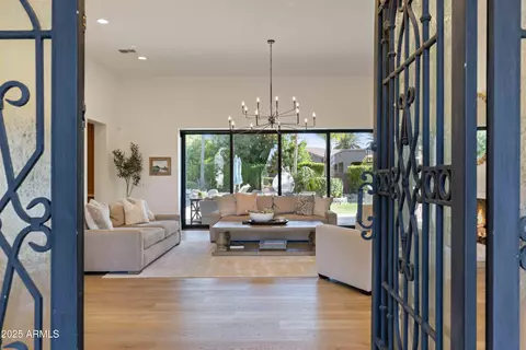 Entry Way - 3937 E Norcroft Cir, Mesa, AZ 85215 photo 1 of 8