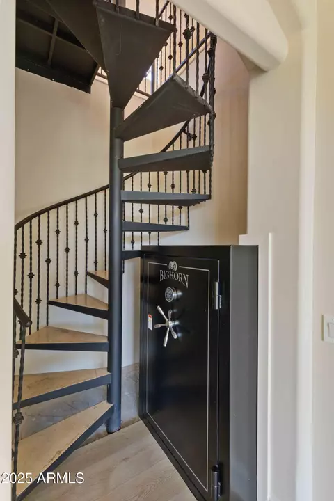 Entry Way - 3937 E Norcroft Cir, Mesa, AZ 85215 photo 5 of 8
