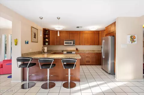 Kitchen - 7334 N 7th Ave, Phoenix, AZ 85021 photo 2 of 4
