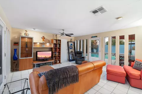 Living - 7334 N 7th Ave, Phoenix, AZ 85021 photo 1 of 3