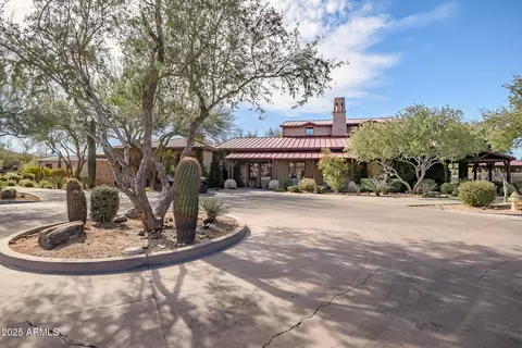 Exterior - 2425 W Bronco Butte Trl #2030, Phoenix, AZ 85085 photo 4 of 6