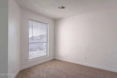 Bedroom - 433 E Utopia Rd, Phoenix, AZ 85024 photo 2 of 6