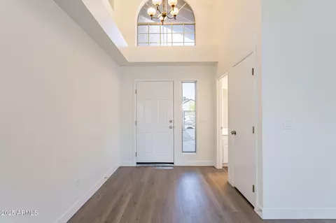 Entry Way - 433 E Utopia Rd, Phoenix, AZ 85024 photo 1 of 2