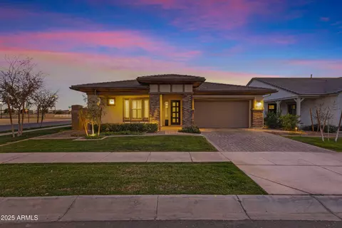 Exterior - 3947 E Austin Dr, Gilbert, AZ 85296 photo 11 of 20
