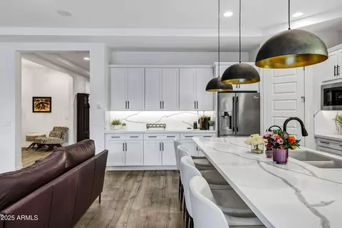 Kitchen - 3947 E Austin Dr, Gilbert, AZ 85296 photo 4 of 9