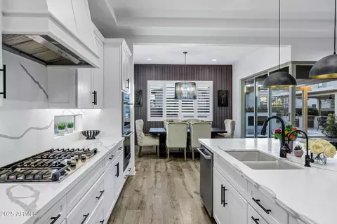 Kitchen - 3947 E Austin Dr, Gilbert, AZ 85296 photo 8 of 9