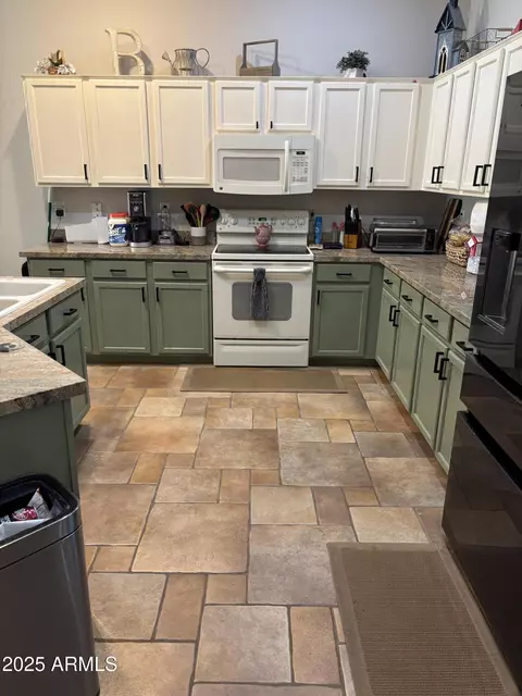Kitchen - 4613 W Moss Springs Rd, Anthem, AZ 85086 photo 1 of 1