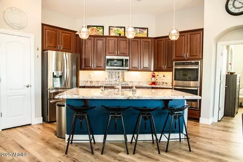 808 E Constance Way, Phoenix, AZ 85042 photo 2