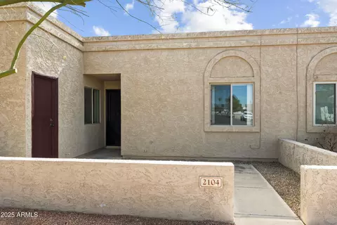 2104 W Yukon Dr, Phoenix, AZ 85027