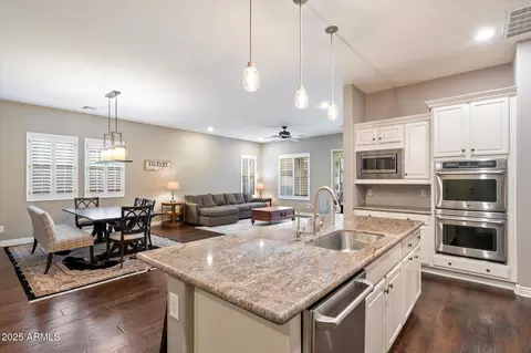 4088 E Comstock Dr, Gilbert, AZ 85296 photo 7