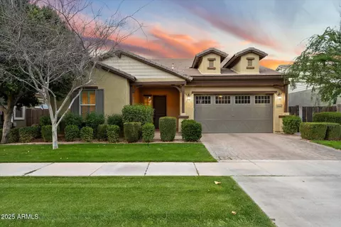 4088 E Comstock Dr, Gilbert, AZ 85296 photo 2