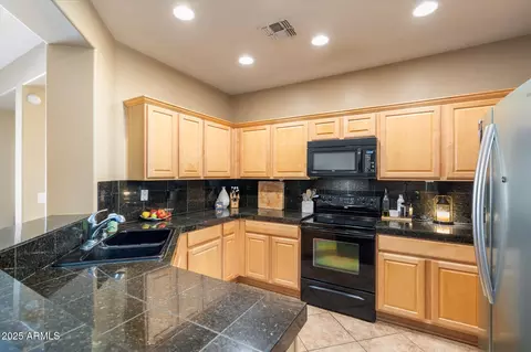 3734 W Blue Eagle Ct, Phoenix, AZ 85086 photo 10