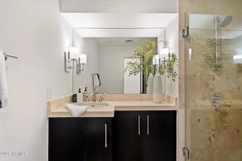 Bath - 4959 E Red Rock Dr, Phoenix, AZ 85018 photo 2 of 6