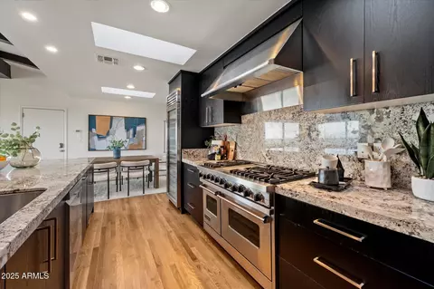 Kitchen - 4959 E Red Rock Dr, Phoenix, AZ 85018 photo 2 of 2