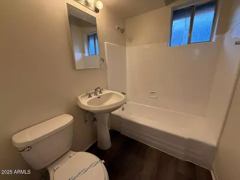 Bath - 816 E Hazel Dr, Phoenix, AZ 85042 photo 1 of 2