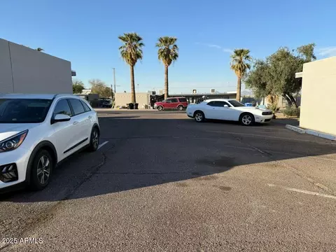 Exterior - 801 E Siesta Dr, Phoenix, AZ 85042 photo 3 of 3