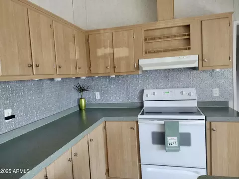 208 E Wagoner Rd, Phoenix, AZ 85022 photo 3