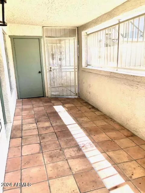 Exterior - 214 E Ruth Ave #107, Phoenix, AZ 85020 photo 2 of 7