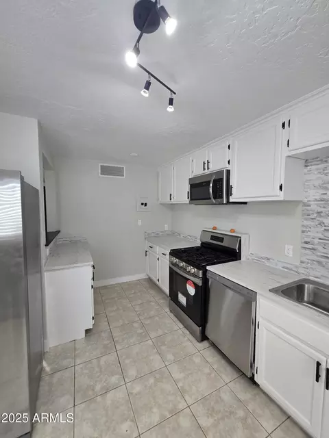 1835 E Atlanta Ave, Phoenix, AZ 85040 photo 8