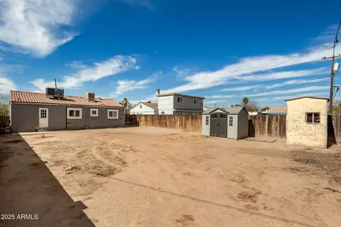 Exterior - 4205 N 3rd Ave, Phoenix, AZ 85013 photo 3 of 4