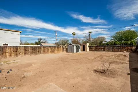 Exterior - 4205 N 3rd Ave, Phoenix, AZ 85013 photo 2 of 4