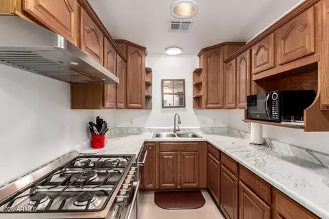Kitchen - 1926 E Clarendon Ave, Phoenix, AZ 85016 photo 1 of 3