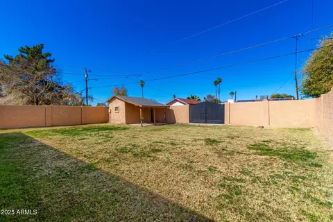 Exterior - 1926 E Clarendon Ave, Phoenix, AZ 85016 photo 5 of 5